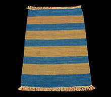 Load image into Gallery viewer, Kilim indiano autentico moderno e originale, 90x60 cm