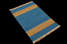 Load image into Gallery viewer, Kilim indiano autentico moderno e originale, 90x60 cm