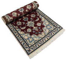 Carica l'immagine nel visualizzatore di Gallery, 140x65 CM Tappeto Autentico Originale Annodato a Mano Con Certificato