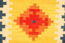 Carica l'immagine nel visualizzatore di Gallery, Kilim Autentico, Originale e Fatto a Mano Ideale 120x60 CM
