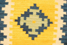 Carica l'immagine nel visualizzatore di Gallery, Kilim Autentico, Originale e Fatto a Mano Ideale 120x60 CM