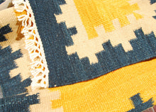 Carica l'immagine nel visualizzatore di Gallery, Kilim Autentico, Originale e Fatto a Mano Ideale 120x60 CM