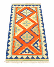 Carica l'immagine nel visualizzatore di Gallery, Originale kilim fatto a mano 122x61CM
