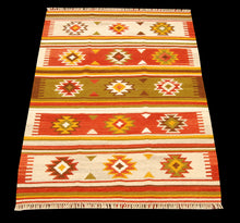 Lade das Bild in den Galerie-Viewer, New Design Original Authentic Hand Made Kilim India 240x170 CM