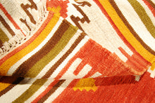 Lade das Bild in den Galerie-Viewer, New Design Original Authentic Hand Made Kilim India 240x170 CM