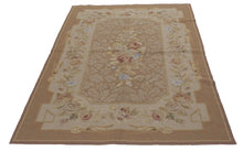 Carica l'immagine nel visualizzatore di Gallery, Carpets Needl point classic floreal francia design 183x122 cm