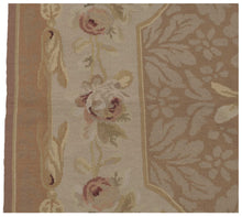 Carica l'immagine nel visualizzatore di Gallery, Carpets Needl point classic floreal francia design 183x122 cm