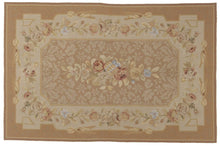Carica l&#39;immagine nel visualizzatore di Gallery, Carpets Needl point classic floreal francia design 183x122 cm

