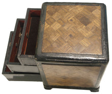 Carica l&#39;immagine nel visualizzatore di Gallery, Antico Armadietto tibetano con tre cassetti 13x16x13 CM
