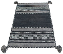 Carica l'immagine nel visualizzatore di Gallery, Kilim Lory tribal 100% Cotone, indiano, fatto a mano 140x70 cm