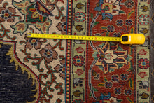 Carica l'immagine nel visualizzatore di Gallery, Authentic original hand knotted carpet 190x145 CM