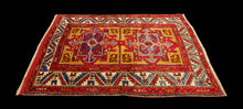Carica l'immagine nel visualizzatore di Gallery, Hand Made Turkye Carpets 165x125 CM