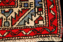 Lade das Bild in den Galerie-Viewer, Hand Made Turkye Carpets 165x125 CM