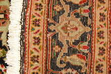 Carica l'immagine nel visualizzatore di Gallery, Original Hand Made Carpets Tapis Teppich 165x97