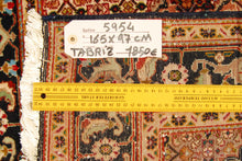 Carica l'immagine nel visualizzatore di Gallery, Original Hand Made Carpets Tapis Teppich 165x97