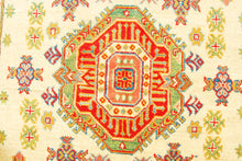 Carica l'immagine nel visualizzatore di Gallery, Hand knotted carpet Ghazni / Chubi - Beige Colors - 190x120 CM