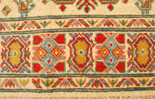 Lade das Bild in den Galerie-Viewer, Hand knotted carpet Ghazni / Chubi - Beige CM 185x125