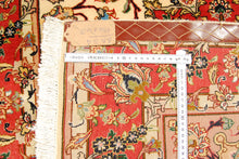 Carica l'immagine nel visualizzatore di Gallery, Rectangular Hand knotted carpet Original Colors 150x103 CM