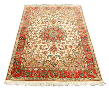 Carica l'immagine nel visualizzatore di Gallery, Rectangular Hand knotted carpet Original Colors 150x103 CM