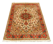 Carica l'immagine nel visualizzatore di Gallery, Rectangular Hand knotted carpet Original Colors 150x103 CM