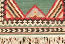 Lade das Bild in den Galerie-Viewer, New Design Original Authentic Hand Made Kilim India 163x62 CM