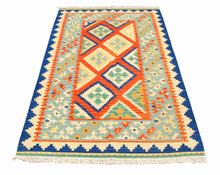 Lade das Bild in den Galerie-Viewer, Kilim Original Authentic Hand Made 183x122 CM