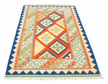 Lade das Bild in den Galerie-Viewer, Kilim Original Authentic Hand Made 183x122 CM