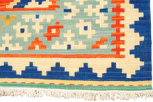 Lade das Bild in den Galerie-Viewer, Kilim Original Authentic Hand Made 183x122 CM