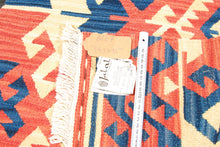 Lade das Bild in den Galerie-Viewer, Kilim Original Authentic Hand Made 153x97 CM