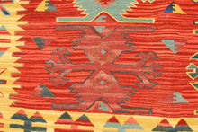 Lade das Bild in den Galerie-Viewer, Kilim Original Authentic Hand Made 188x125 CM