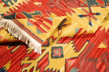 Lade das Bild in den Galerie-Viewer, Kilim Original Authentic Hand Made 188x125 CM