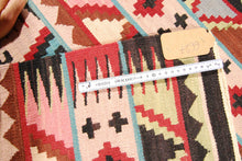 Lade das Bild in den Galerie-Viewer, Kilim Original Authentic Hand Made 122x85 CM