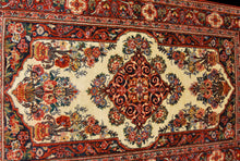 Carica l'immagine nel visualizzatore di Gallery, SAROK Original Hand Made Carpets CM 155X100