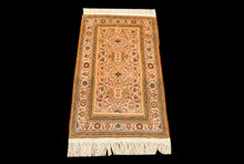 Lade das Bild in den Galerie-Viewer, 62x40 Cm Antico Tappeto Hereche / Hereke in seta 100%