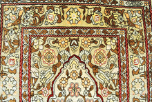 Lade das Bild in den Galerie-Viewer, Antico Tappeto Hereche / Hereke in seta 100% Misura 70x43
