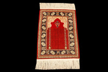 Lade das Bild in den Galerie-Viewer, 62x40 Cm Antico Tappeto Hereche / Hereke in seta 100%