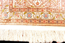 Lade das Bild in den Galerie-Viewer, Antico Tappeto Hereche / Hereke in seta 100% Misura 122x74