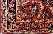Carica l'immagine nel visualizzatore di Gallery, Original & Autentic Hand Made Carpets Sarok USA CM 156x105