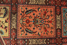 Carica l'immagine nel visualizzatore di Gallery, CM 415x277 Tappeto Originale Hand Made Carpets