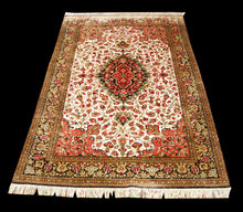 Carica l'immagine nel visualizzatore di Gallery, Authentic original hand knotted carpet 157x105 CM