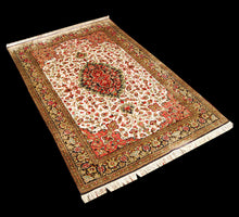 Carica l'immagine nel visualizzatore di Gallery, Authentic original hand knotted carpet 157x105 CM