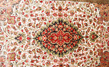 Carica l'immagine nel visualizzatore di Gallery, Authentic original hand knotted carpet 157x105 CM