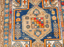 Carica l'immagine nel visualizzatore di Gallery, Ancient Antique Original Hand Made Carpets Tapis Teppich CM 166x105