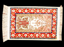 Load image into Gallery viewer, Antico Tappeto Hereche / Hereke in seta 100% Misura 122x74