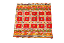 Lade das Bild in den Galerie-Viewer, Kilim Original Authentic Hand Made 160x155 CM