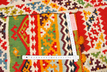 Lade das Bild in den Galerie-Viewer, Kilim Original Authentic Hand Made 160x155 CM