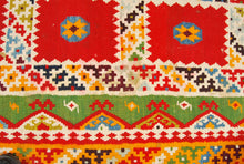 Lade das Bild in den Galerie-Viewer, Kilim Original Authentic Hand Made 160x155 CM