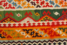 Lade das Bild in den Galerie-Viewer, Kilim Original Authentic Hand Made 160x155 CM