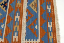 Carica l'immagine nel visualizzatore di Gallery, Kilim Originale Annodato A mano 244x69 cm (Galleria Farah 1970)
