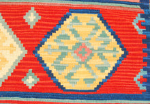 Carica l'immagine nel visualizzatore di Gallery, kilim moderno autentico originale 244x168 cm